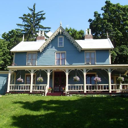 The Swann Inn Of Бикон Экстерьер фото